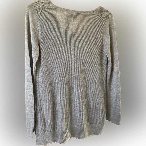 Banana Republic sweater - Picture 2 of 4